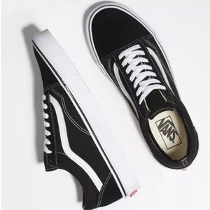 Black vans women’s size 8